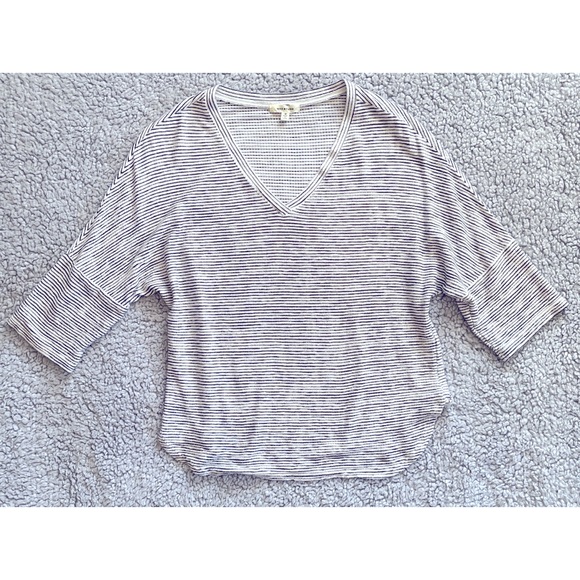 Max Studio Medium Black & White Striped Short Sleeve Top. - Picture 6 of 8